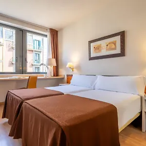 Hotel Glories ***